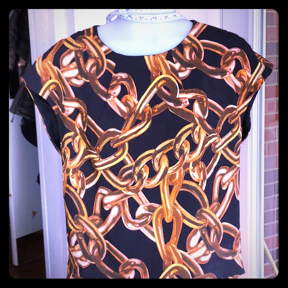 Trina Turk Aptos Chain Print  Top with Dolman Slev